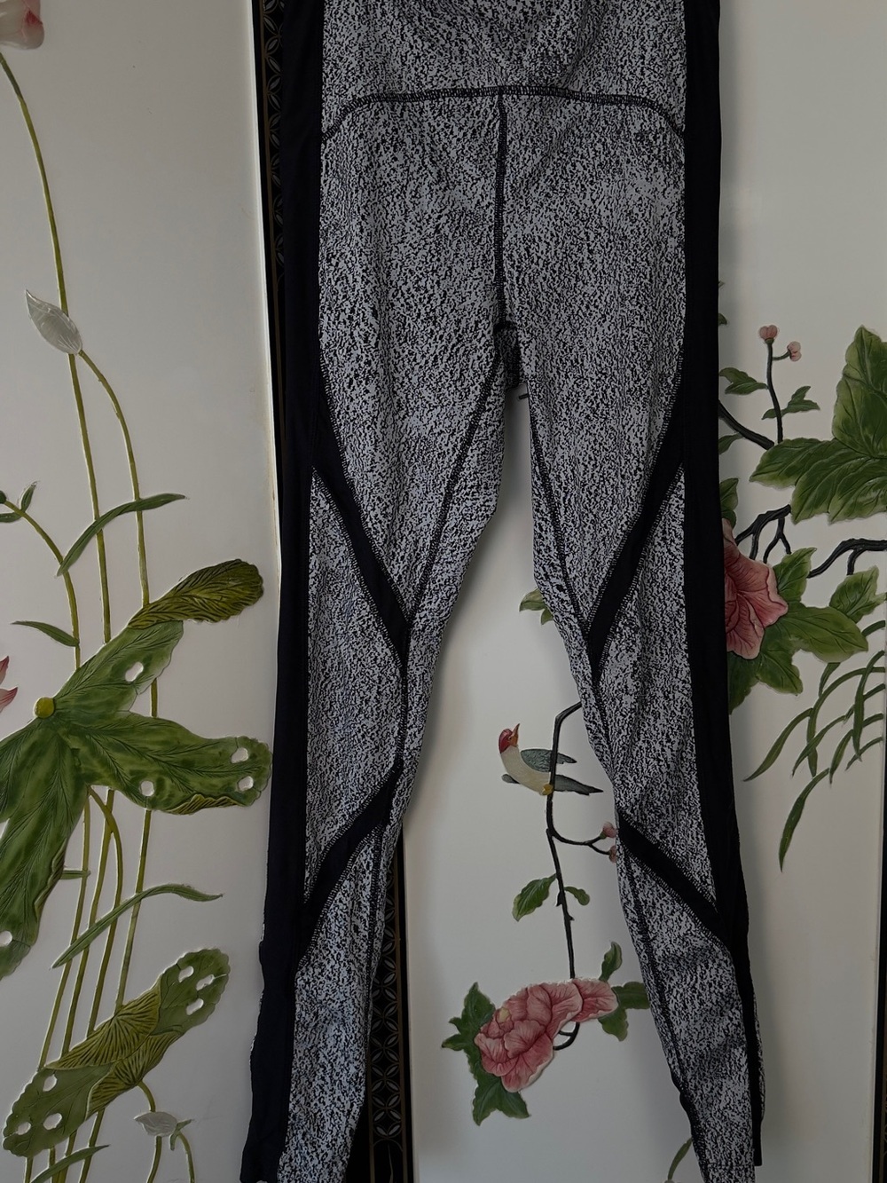 Women's Black and White Patterned Performance legging - Picture 1 of 8